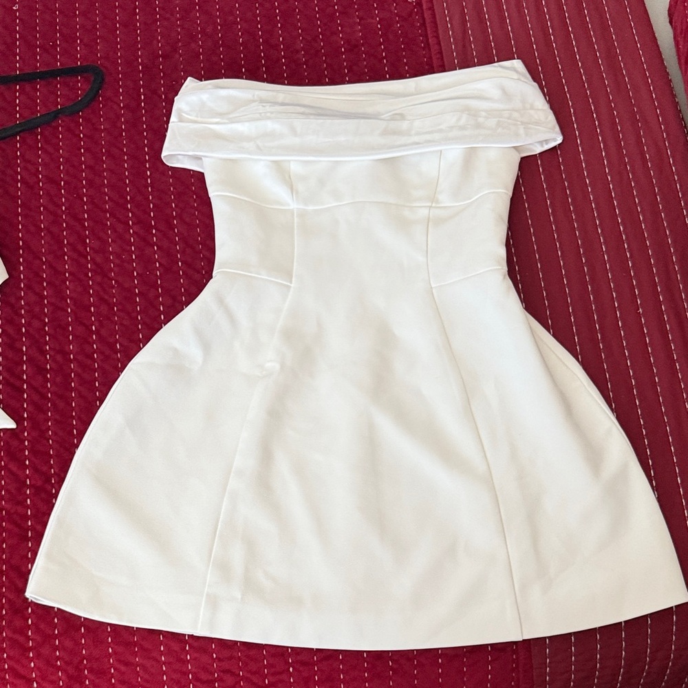 Elegant White Off-Shoulder Mini Dress